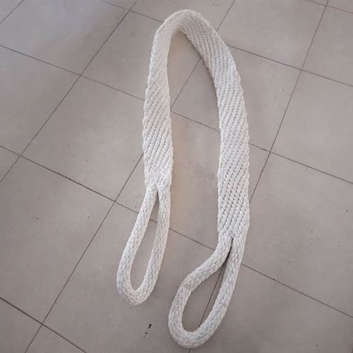White flat braided lifting sling